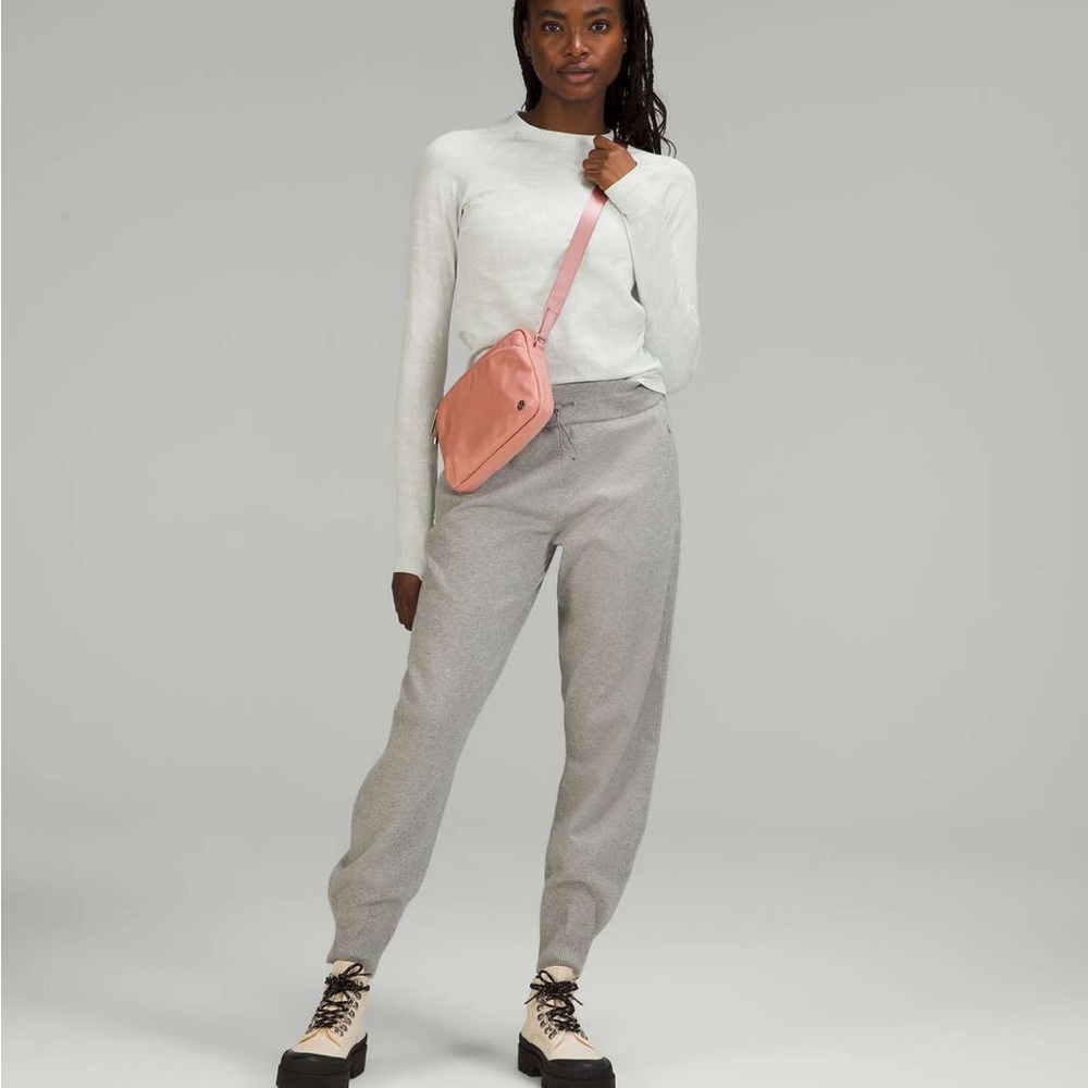 Lululemon City Adventurer Crossbody Bag 2.5L - Picture 2 of 6